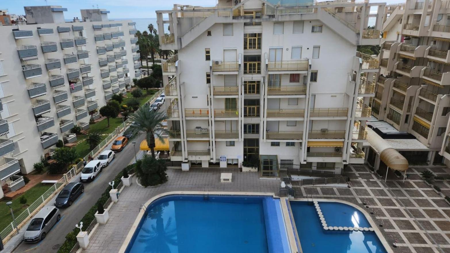 Apartments Novelty Салоу Екстериор снимка