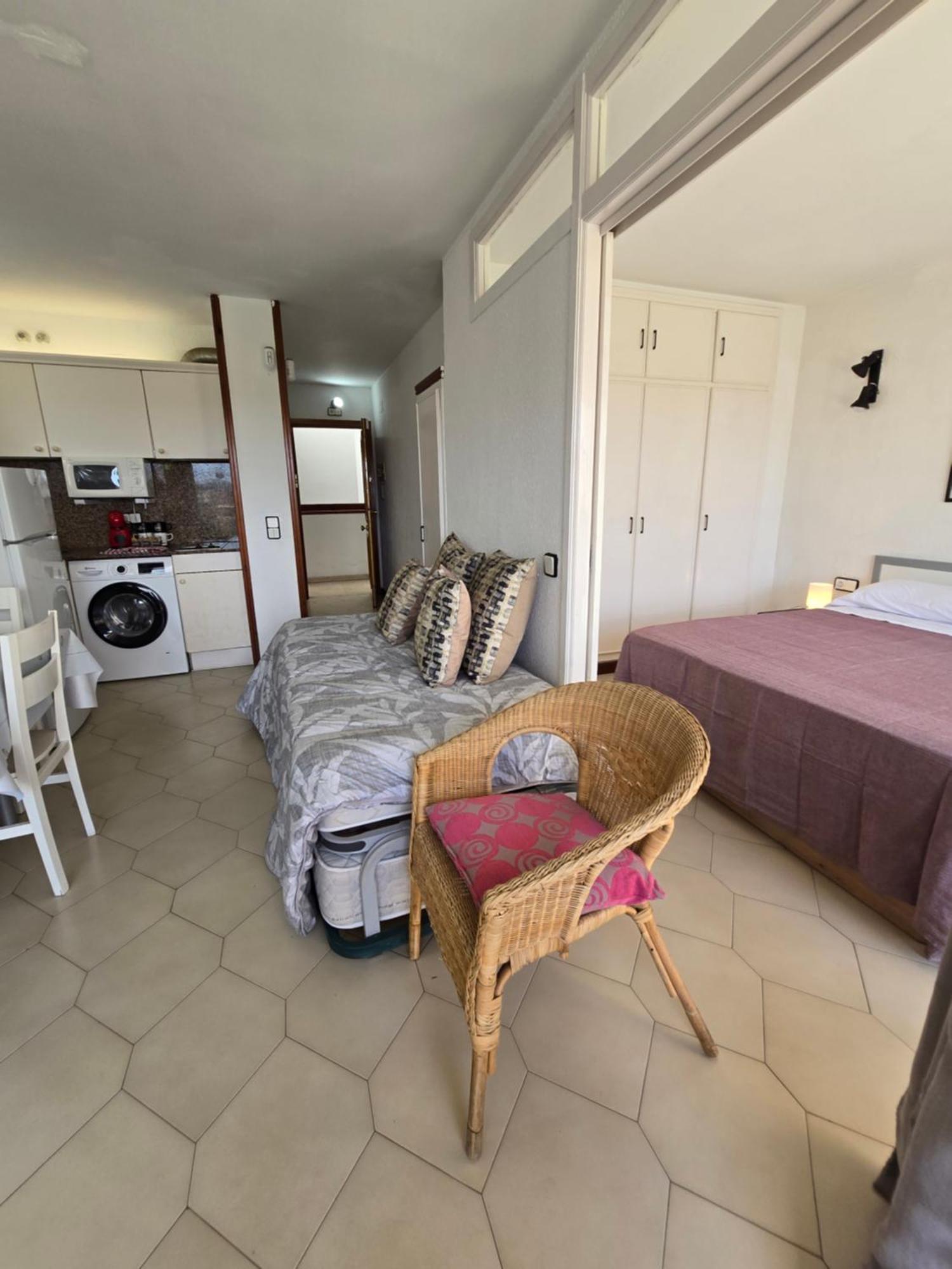 Apartments Novelty Салоу Екстериор снимка
