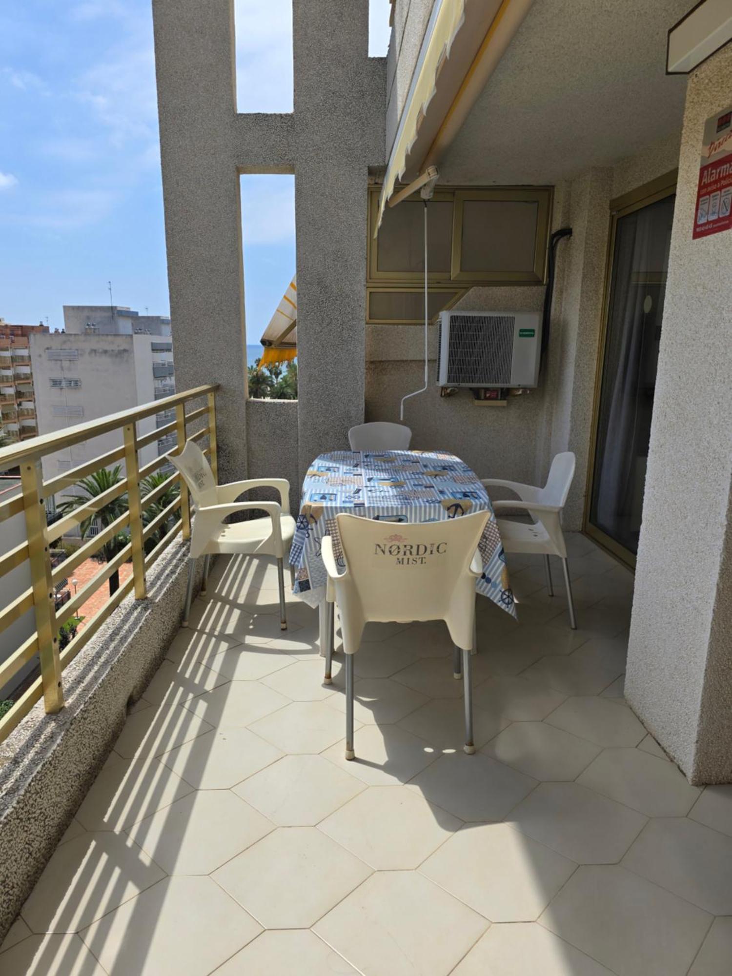 Apartments Novelty Салоу Екстериор снимка