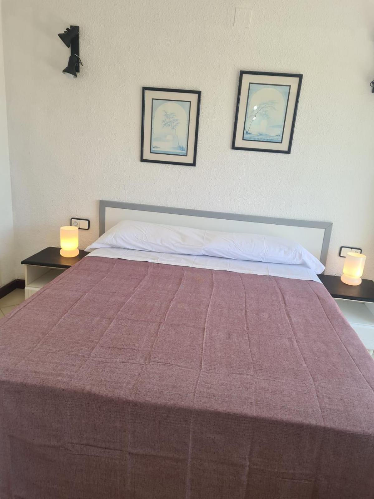 Apartments Novelty Салоу Екстериор снимка