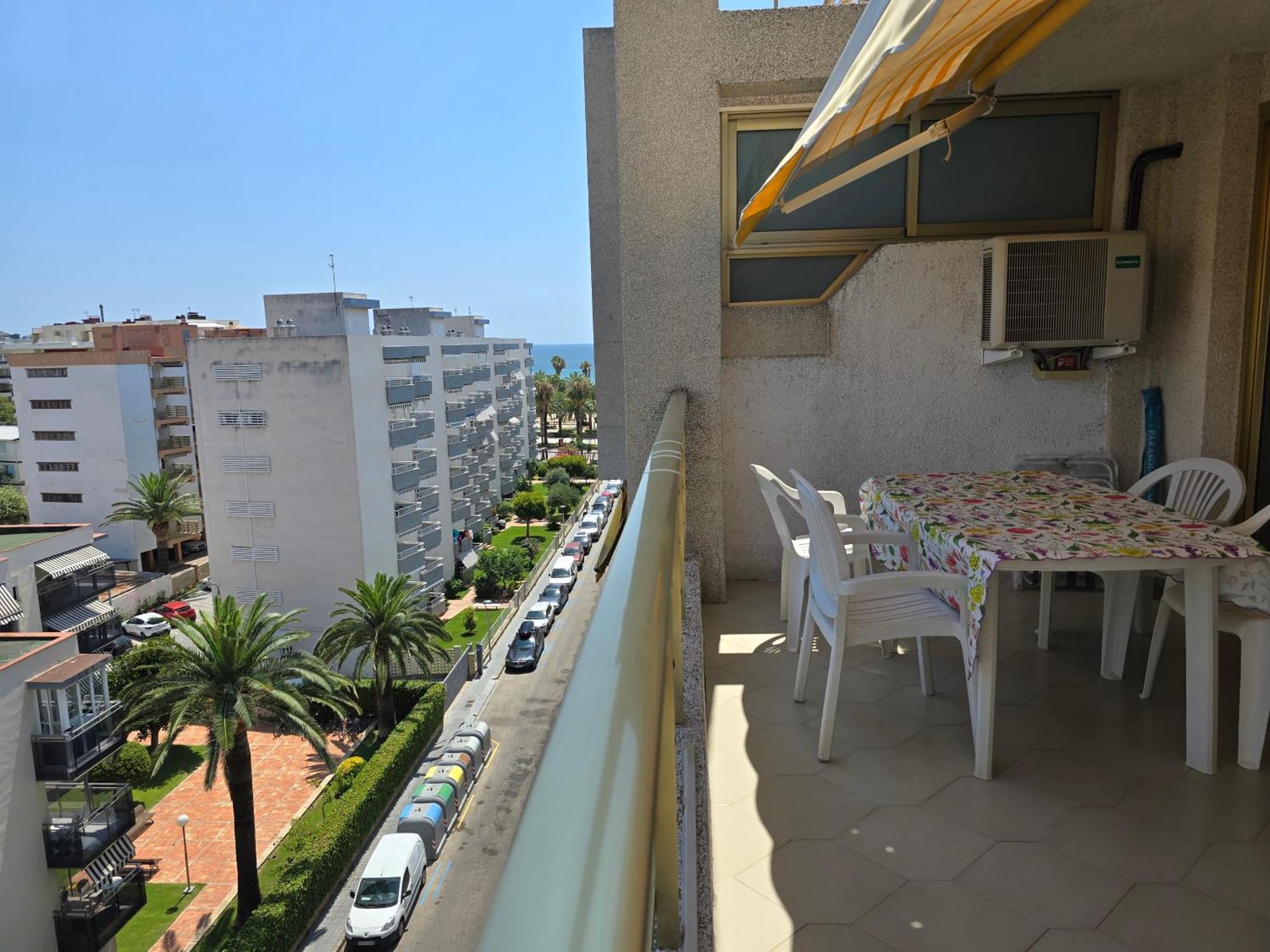 Apartments Novelty Салоу Екстериор снимка