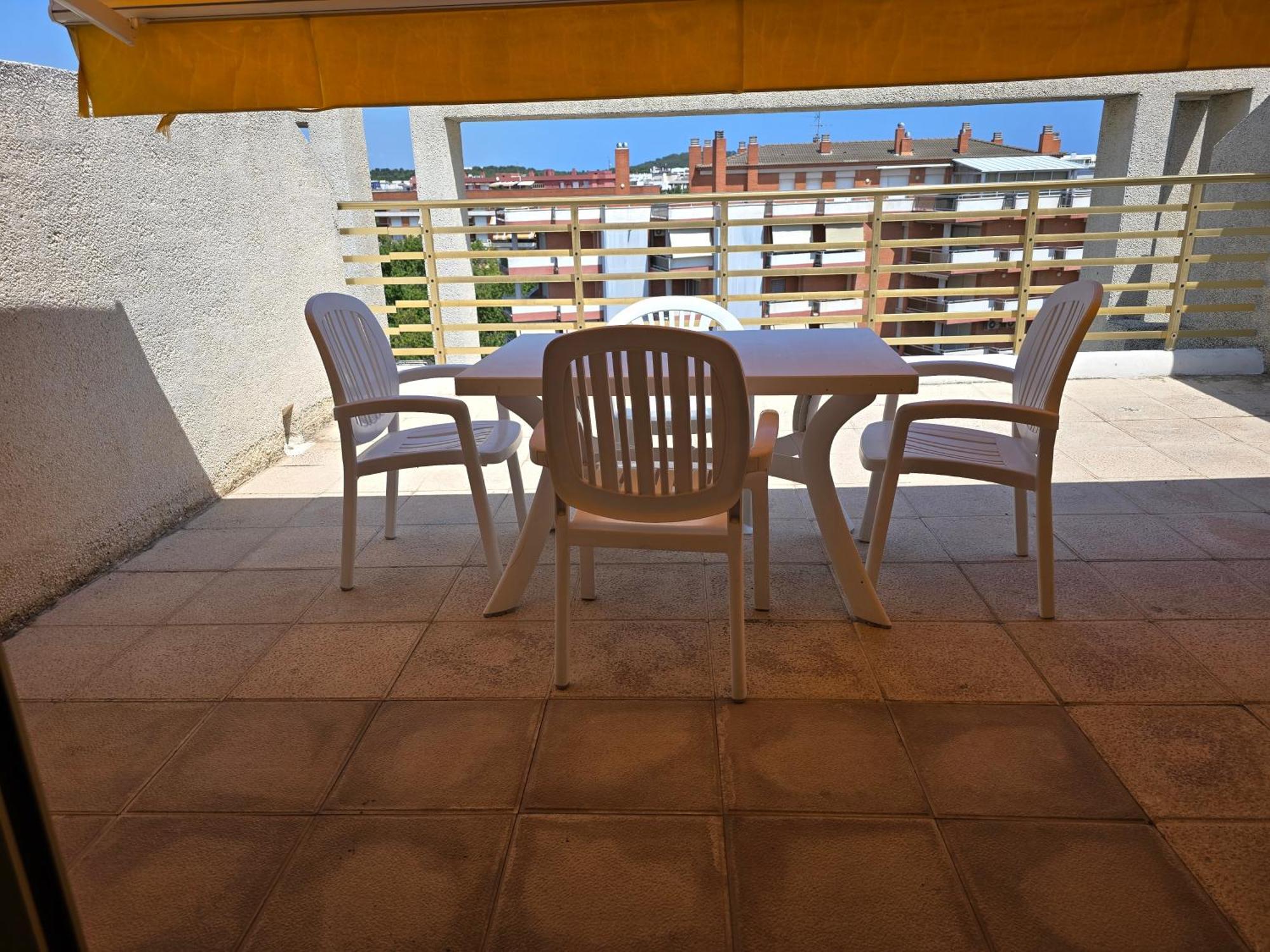 Apartments Novelty Салоу Екстериор снимка